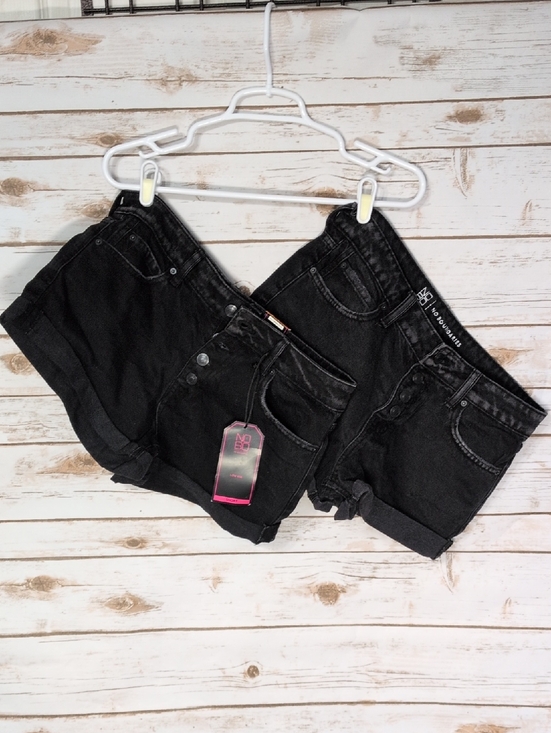 No Boundaries Pants - No Boundaries Black Low-Rise Rolled Hem Denim Shorts